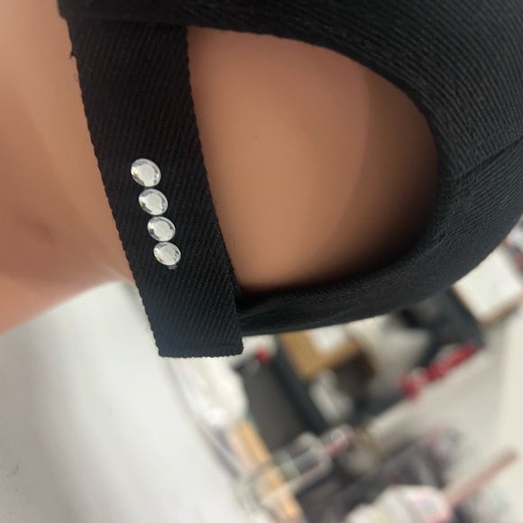 Detroit Lions Black Cap with Blue Lion Logo and Rhinestones - Picture 5 of 8